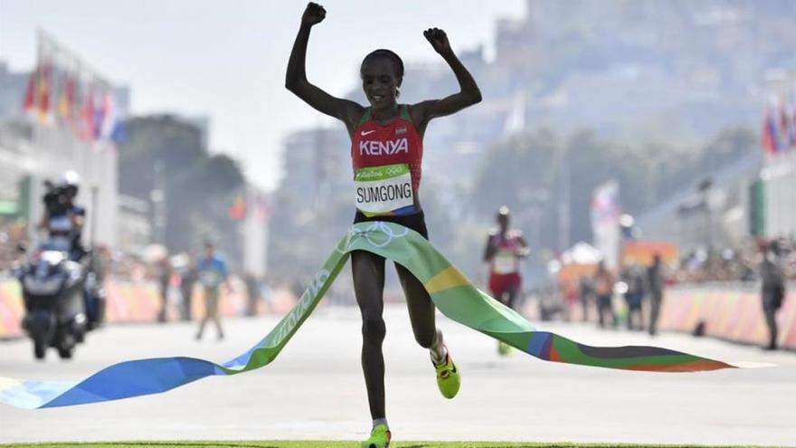 Sumsong, primera keniana en ganar el oro olímpico en maratón