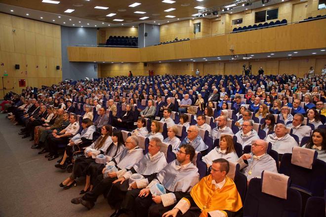 La Universidad de Alicante (UA) clausura el curso con la investidura de 125 nuevos doctores