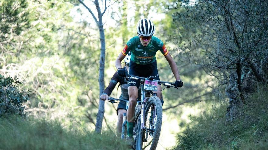 Golpe de autoridad de Natalia Fischer y victoria al sprint de Wout Alleman en una jornada clave de la SCOTT Mediterranean Epic