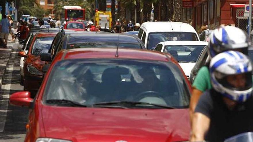 Estado de la avenida de Salamanca ayer.