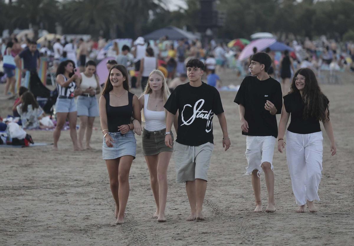 Las imágenes que ha dejado la Noche de San Juan sin hogueras en Sagunt