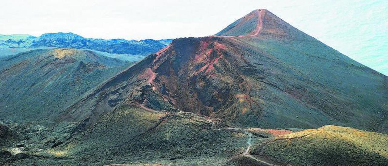 Cumbre Vieja en La Palma, la zona afectada por un enjambre de seísmos desde hace ya una semana | | EFE