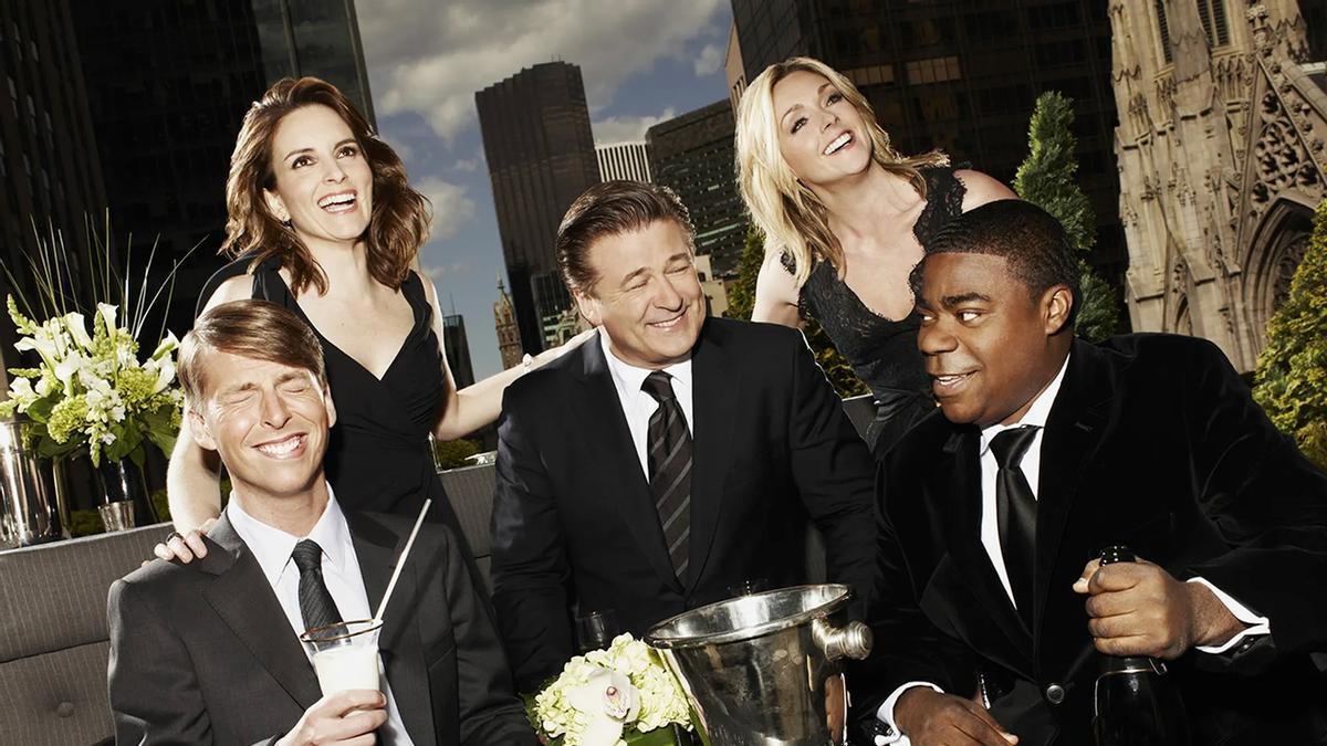 De izquierda a derecha, Jack McBrayer, Tina Fey, Alec Baldwin, Jane Krakowski y Tracy Morgan en una imagen promocional de '30 Rock'