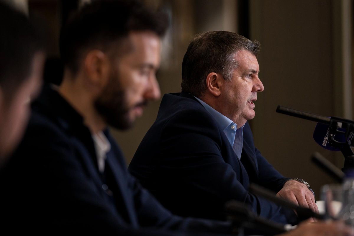 Carlos Corberán y Ron Gourlay, coincidiendo en una rueda de prensa