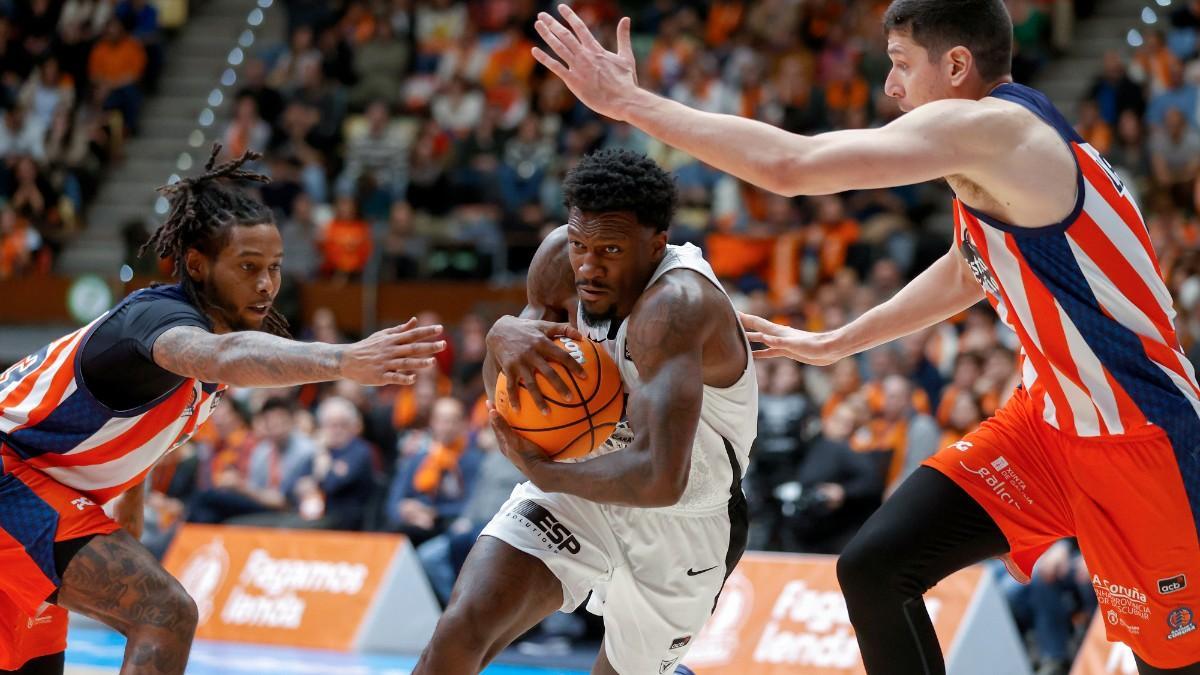 Dylan Ennis llega en gran forma al partido ante el Barça