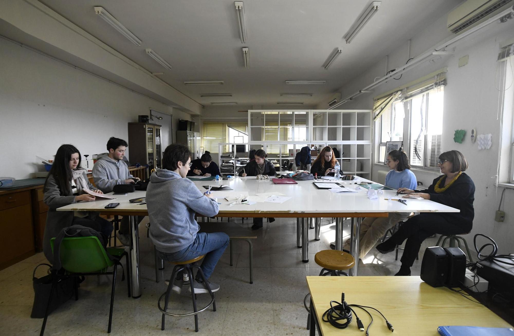 Así lucen las clases de la Escuela Superior de Diseño de la Región en la Facultad de Medicina de la UMU