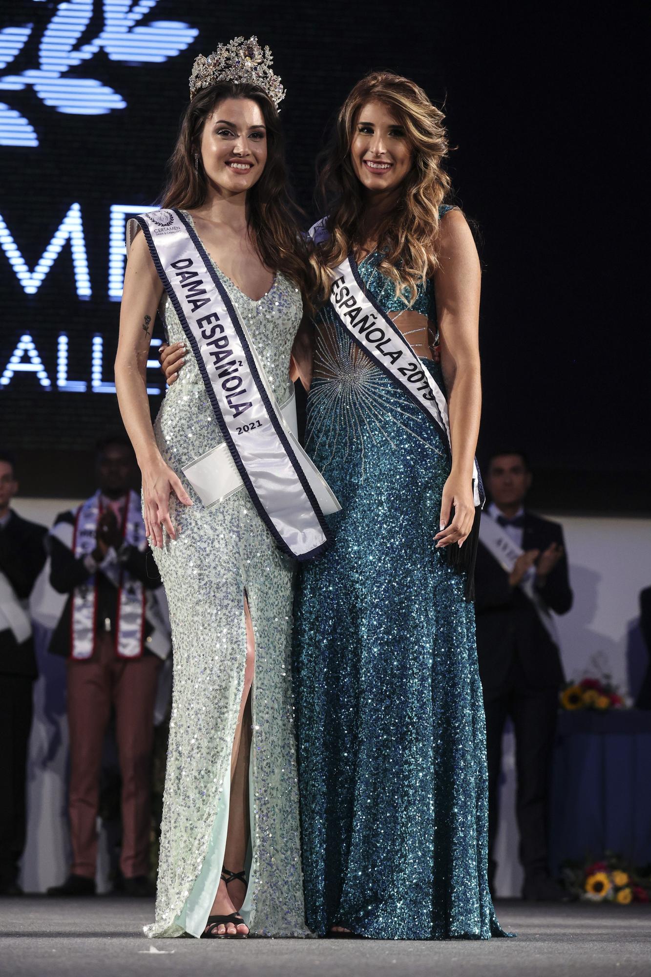 Las imágenes del desfile en Oviedo del certamen de belleza nacional “Dama y Caballero”