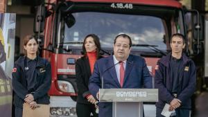 Interior impulsa mesures per reclutar més dones per al cos de Bombers
