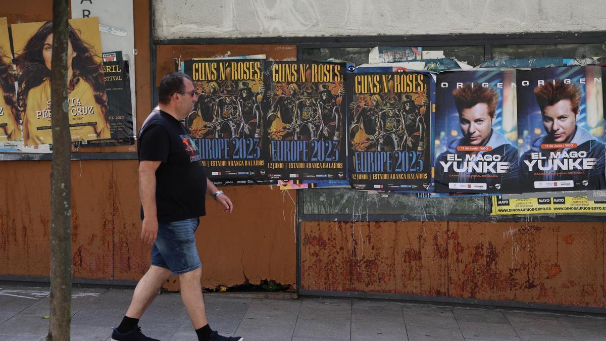 Carteles del concierto de Guns N' Roses en Vigo en junio de 2023