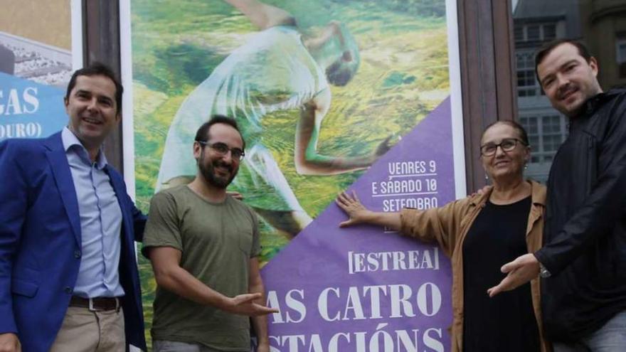 De izquierda a derecha: el director de Agadic, Jacobo Sutil; el coreógrafo Iker Gómez; la directora del Centro Coreográfico Galego, Mercedes Suárez; y el coreógrafo Kenneth Tindall, ayer en el Colón.