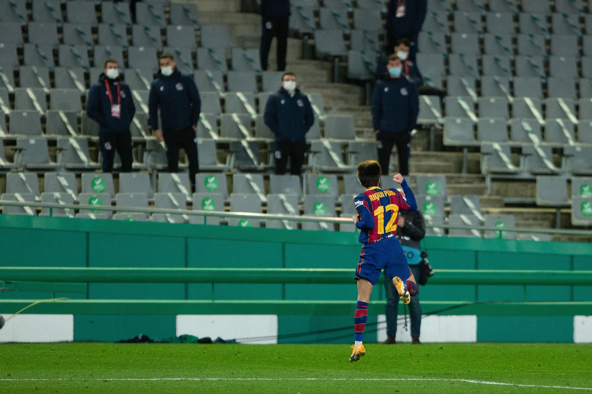 Riqui Puig celebra su gol.