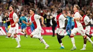 El Ajax sigue vivo en Europa... ¡Después de 34 penaltis!