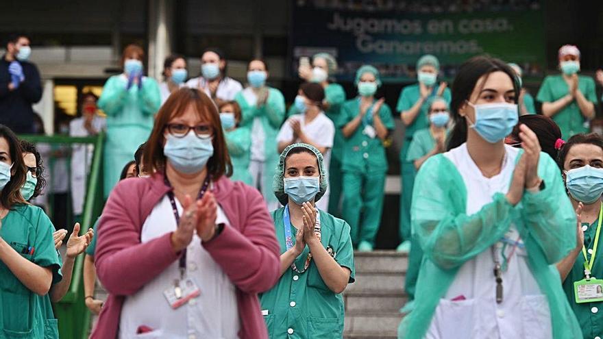 Personal del Hospital 12 de Octubre agradece los aplausos diarios de la ciudadanía.