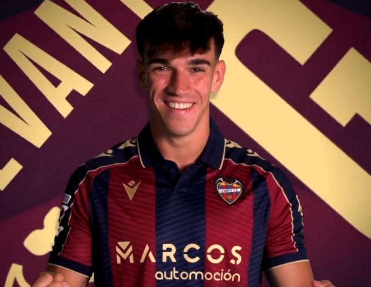 Celebración del vallero tras el gol.