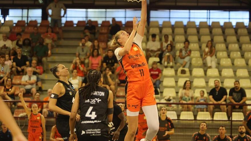 Borkowska lidera un potente juego interior taronja
