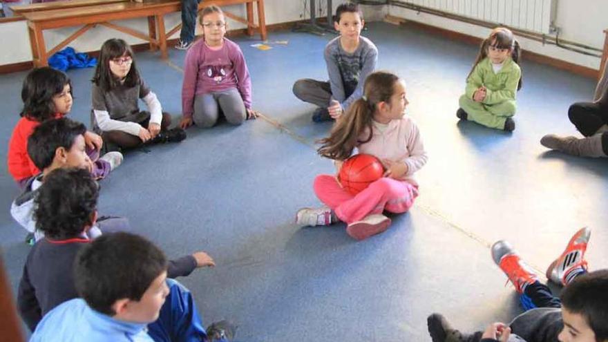 Unos niños participan en las actividades navideñas de otro año.