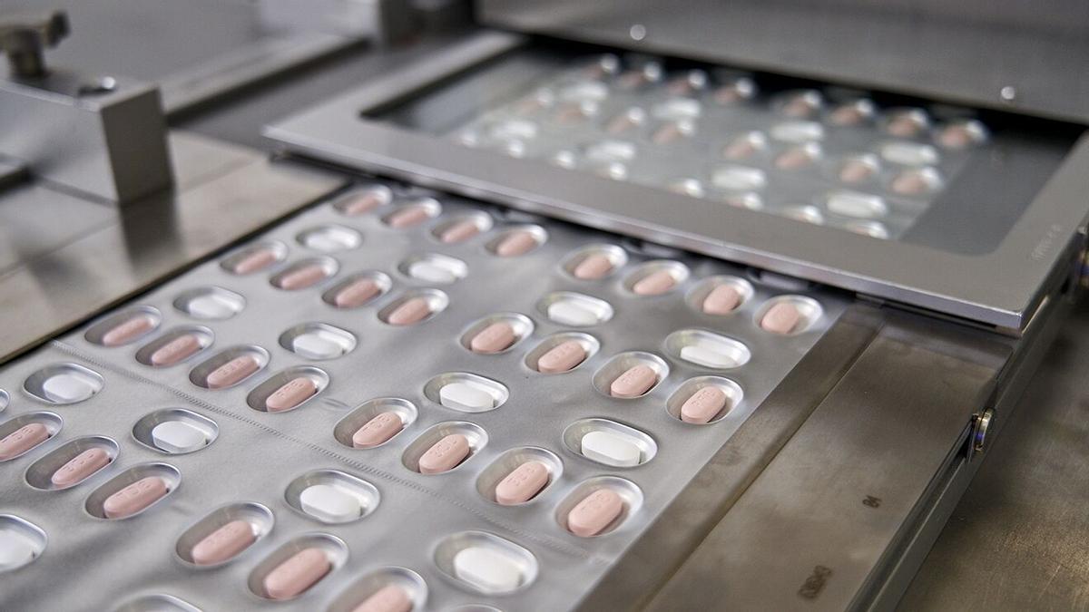 Pfizer elabora pastillas experimentales contra el covid