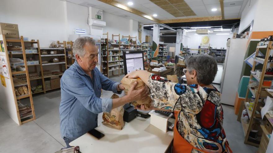 El local de A Vecinal está en la calle Santiago Lapuente, en el barrio Jesús.