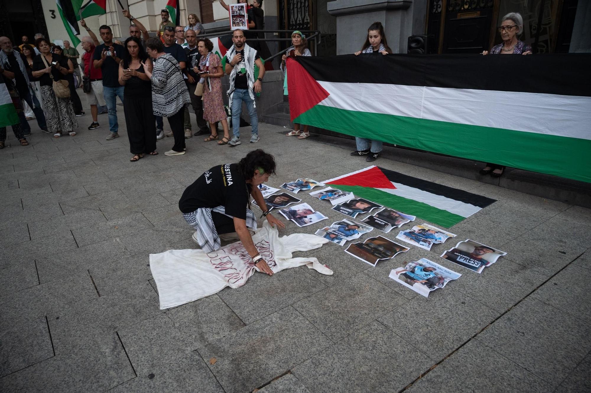 EN IMÁGENES | Nueva cacerolada por Palestina en Zaragoza