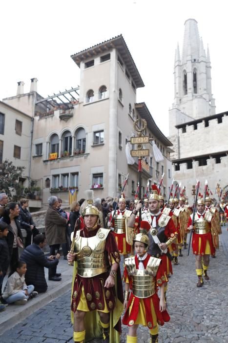 Entrega del penó dels Manaies a Carles Falcó