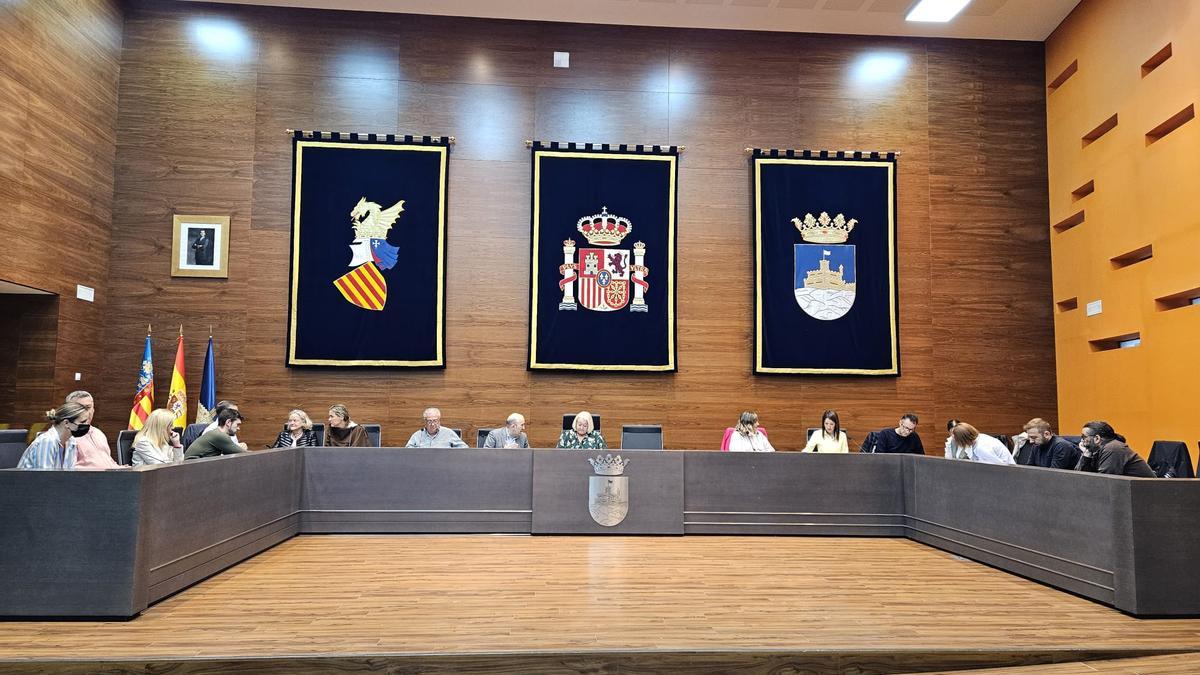 El pleno de Orpesa aprobó la nueva tasa de residuos, que deberá estar implantada en 2025, con la abstención de Compromís y los votos en contra del PSPV.