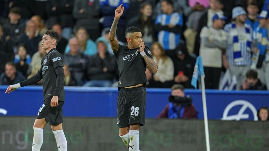 Savinho celebrando su gol en la EFL Cup