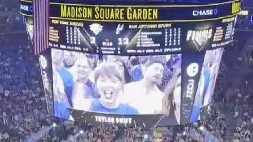Taylor Swift y la 'fila de los famosos' animan a los Knicks en las Finales de la NBA