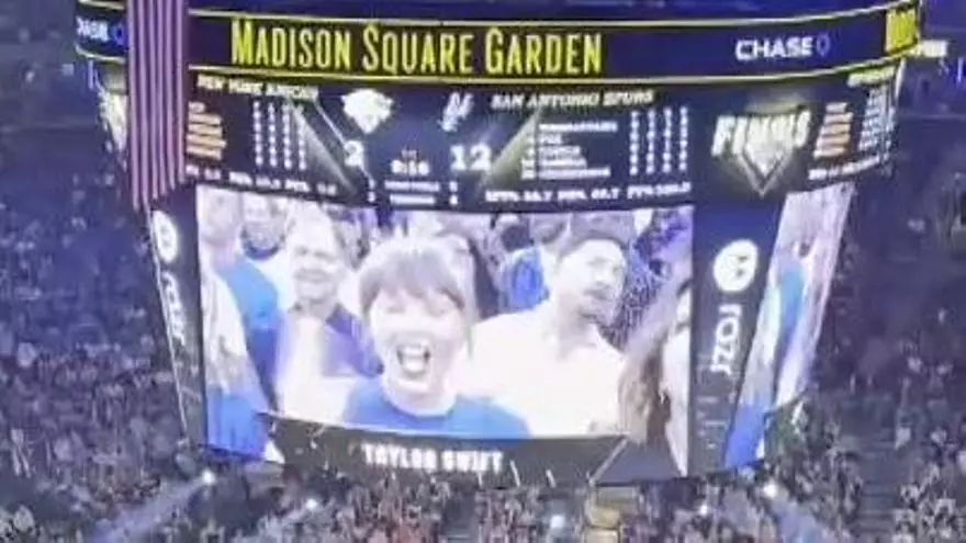Taylor Swift y la 'fila de los famosos' animan a los Knicks en las Finales de la NBA