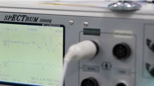 Imagen de parte del instrumental para monitoriar una sesión de TEC