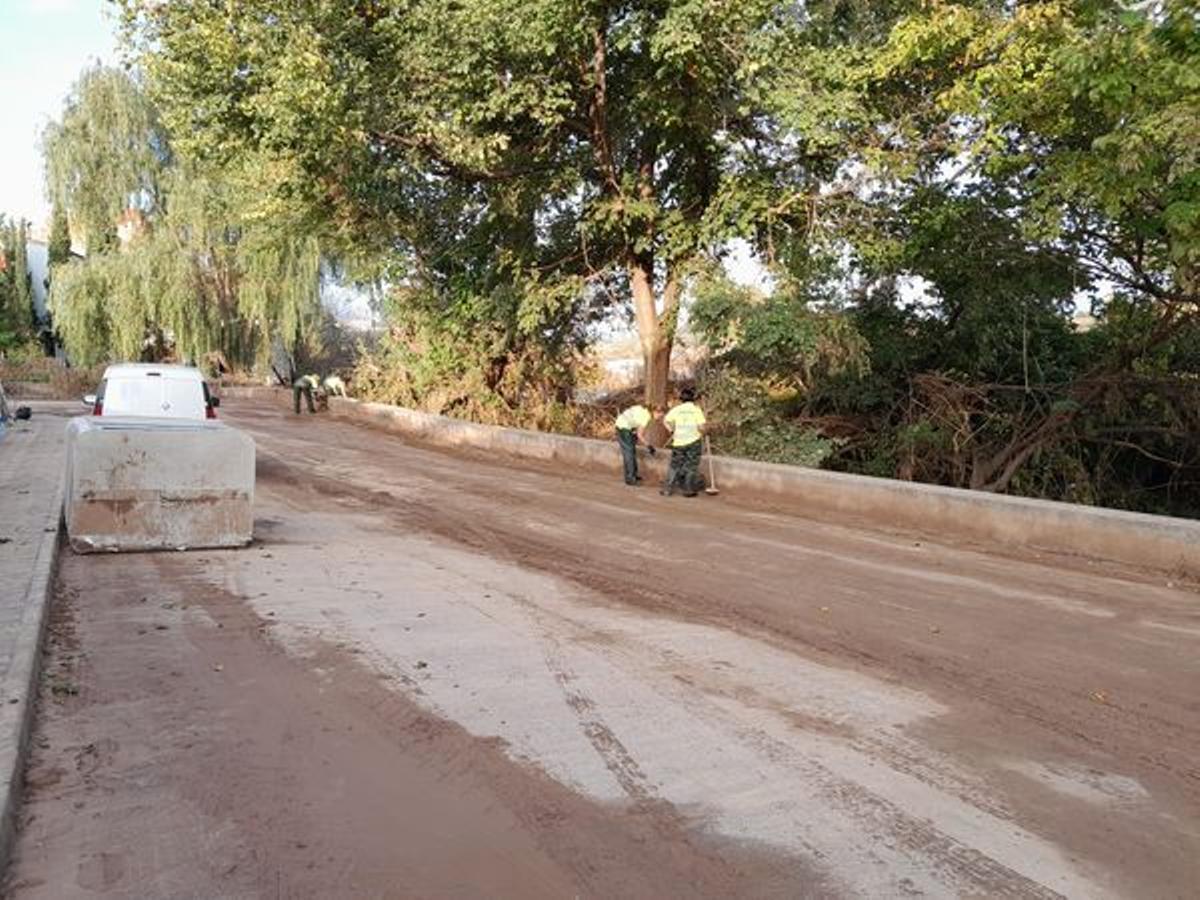 Riba-roja se pone en marcha para devolver la normalidad al municipio