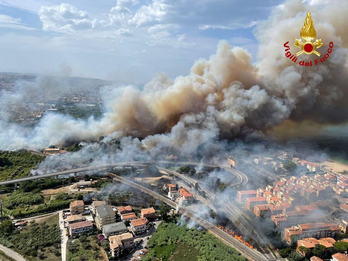 Las llaman alcanzan las viviendas de Abruzzo.