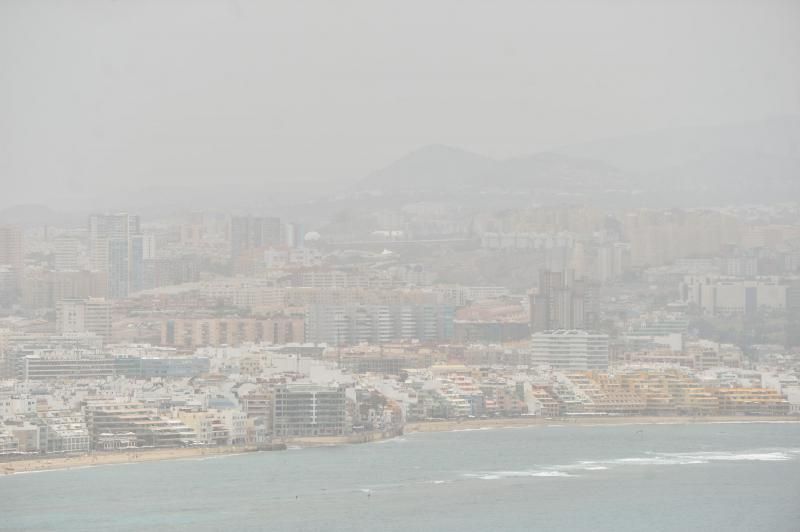 Calor y calima en Las Palmas de Gran Canaria (08/06/21)