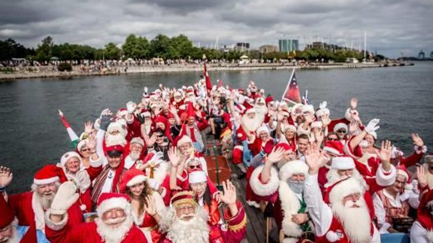 Convenció de Pares Noel, en ple estiu, a Dinamarca