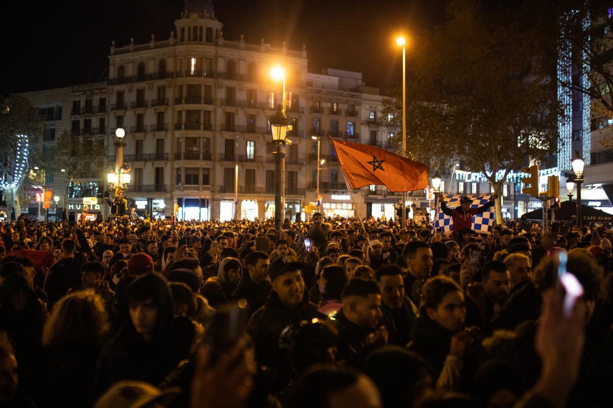 La celebración de la victoria histórica de Marruecos en el centro de Barcelona