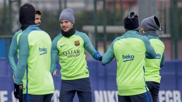El Barcelona se entrena este lunes