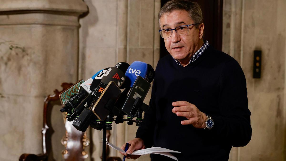 El conseller Rovira en la comparecencia ante los medios esta tarde.