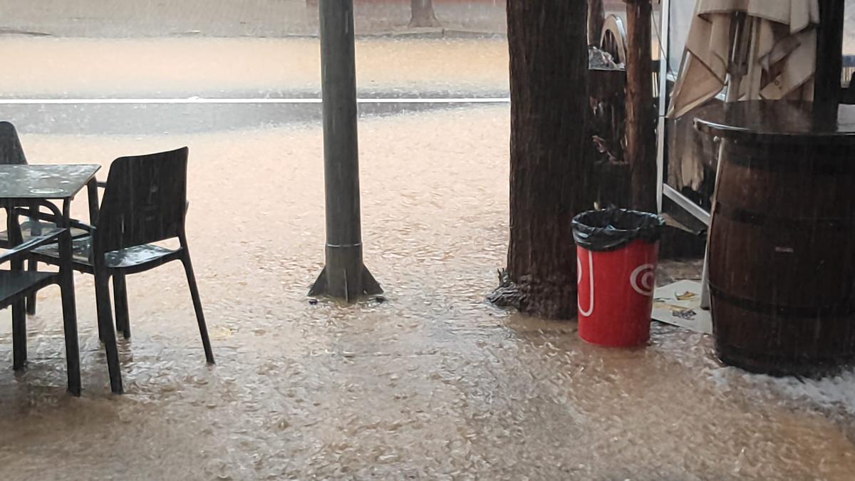 La lluvia de este lunes en Artana.