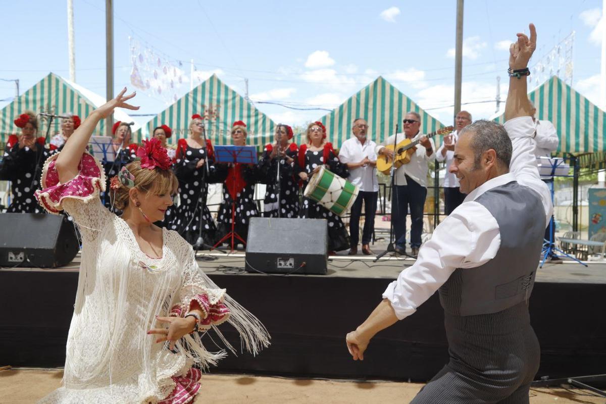 Maratón de Coros Rocieros en la Caseta Municipal.