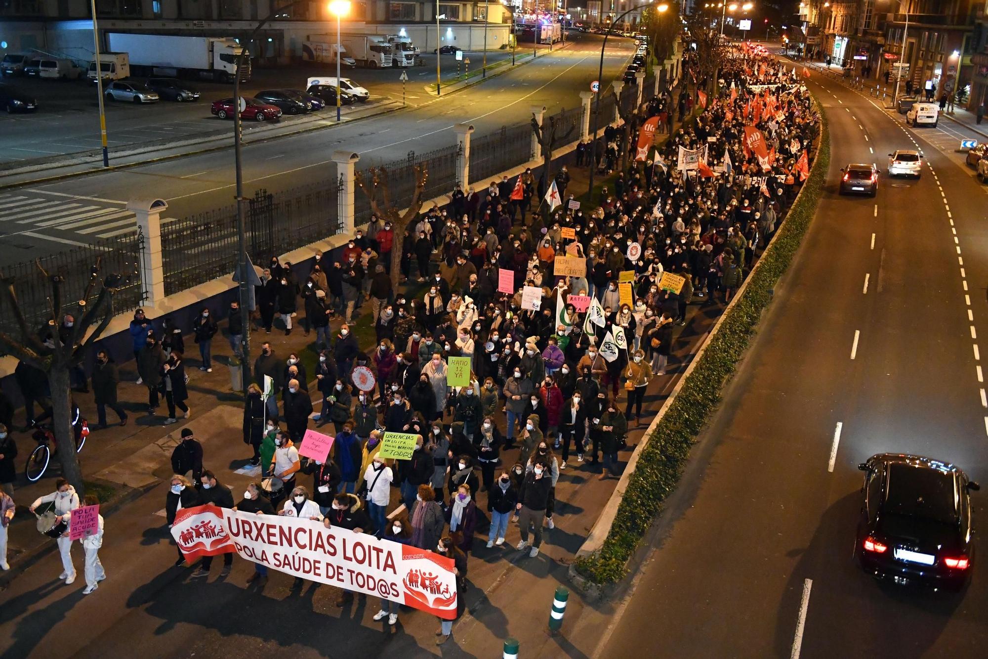 Manifestación de trabajadores del Hospital de A Coruña: "Sen persoal non hai sanidade"