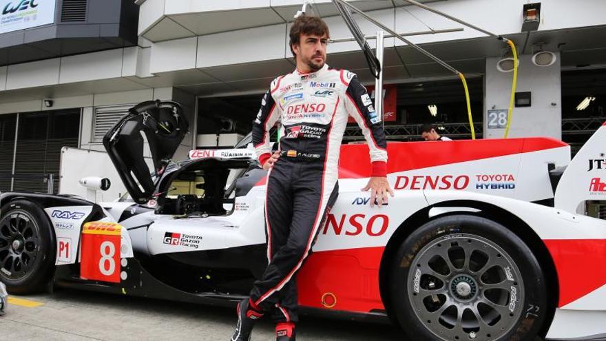 Alonso antes de participar en las 6 Horas de Fuji.