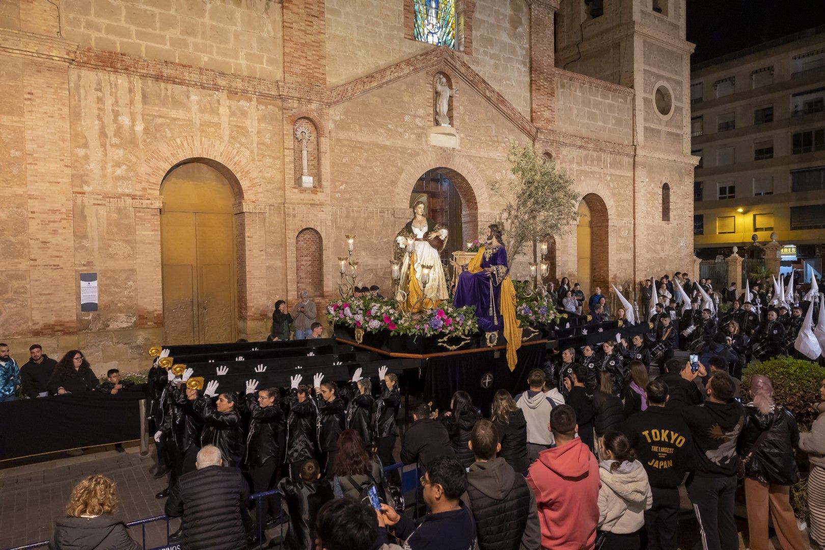 Aquí las imágenes de la Procesión de Lunes Santo en Torrevieja