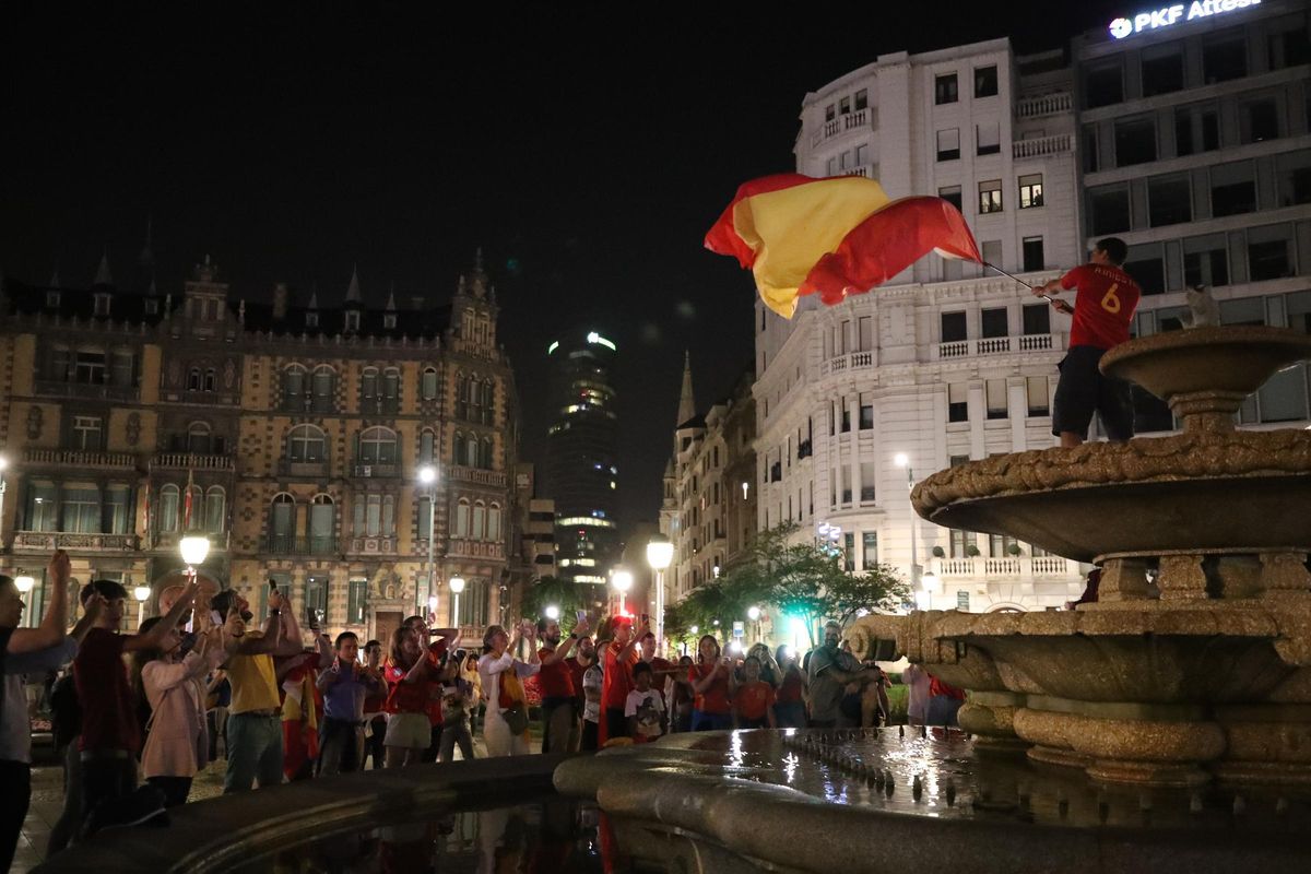 España sale a la calle para celebrar la Eurocopa
