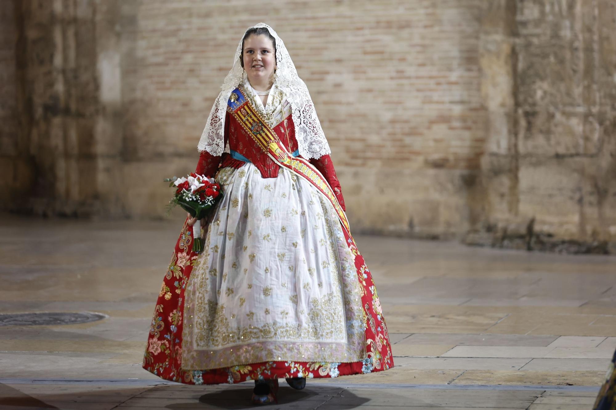 Ofrenda 2023 | Falleras Mayores e Infantiles de comisiones del 17 de Marzo (I)