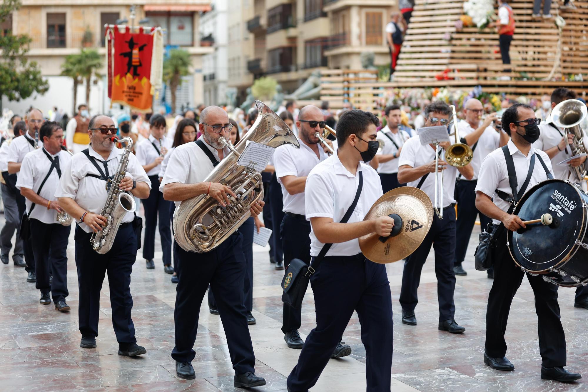 Búscate en el segundo día de Ofrenda por la calle Caballeros (entre las 17.00 y las 18.00 horas)