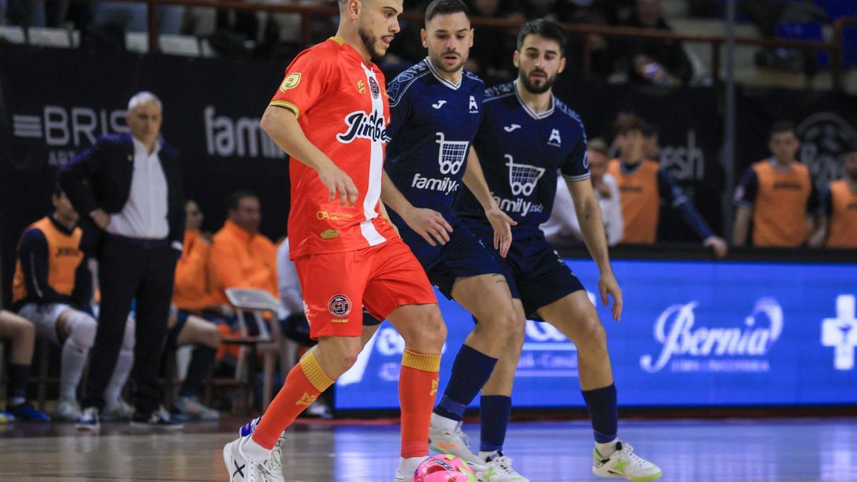 Cortés, en un lance del partido