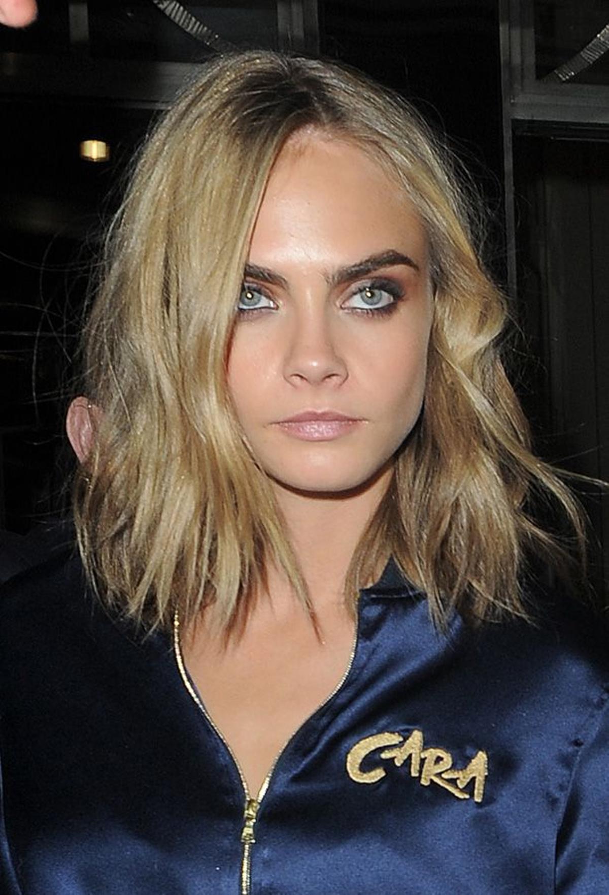 La chaqueta personalizada de Cara Delevigne