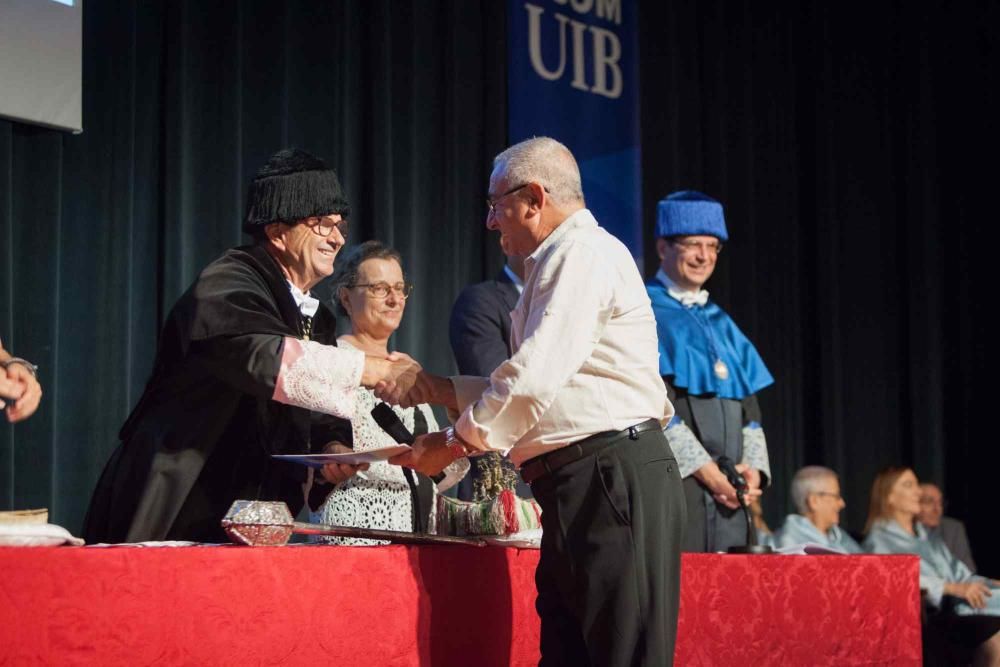 Graduados en la Universitat Oberta per a Majors de la UIB