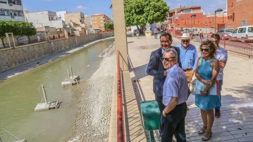 La CHS retira lodos en Rojales y el Segura recupera la capacidad hídrica