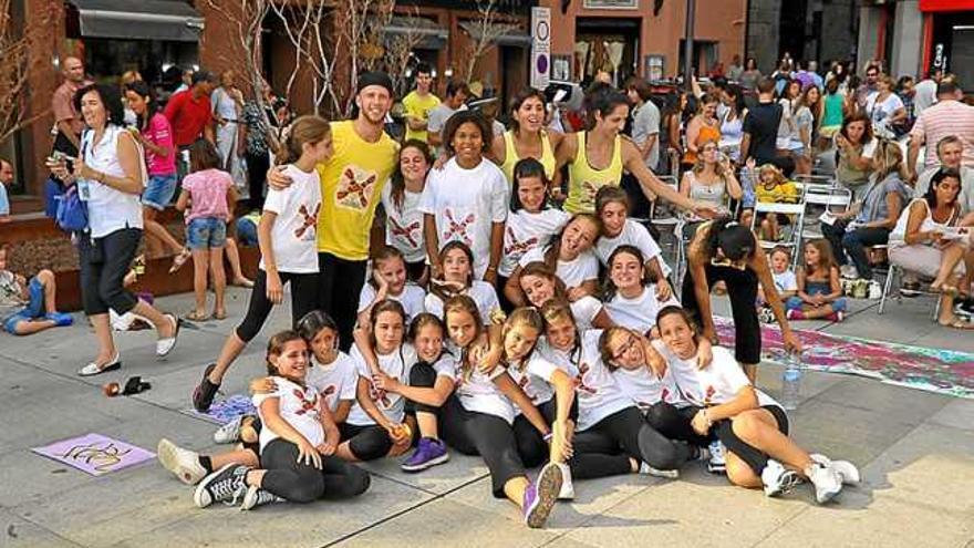 Activitats al carrer durant la Setmana Cultural del Roser a Puigcerdà
