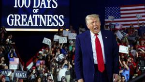 La contracció de l’economia dels EUA redueix el capital polític de Trump